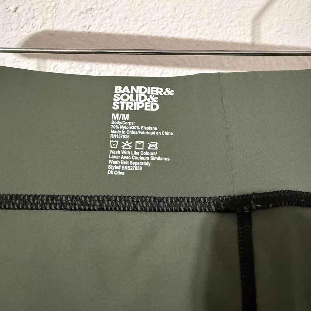 Bandier SOLID & STRIPED Olive Leggings with Black Details - Picture 6 of 6